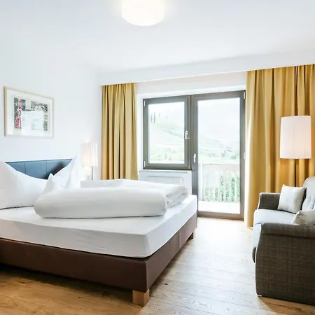 Hotel Bio & Wellnesshotel Pazeider - Healing Garden Above Meran