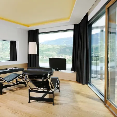 Hotel Bio & Wellnesshotel Pazeider - Healing Garden Above Meran Marlengo
