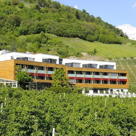 Bio & Wellnesshotel Pazeider - Healing Garden Above Meran Marlengo