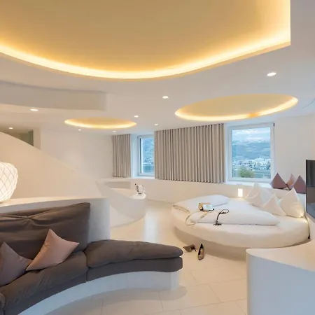 Bio & Wellnesshotel Pazeider - Healing Garden Above Meran Hotel Marlengo