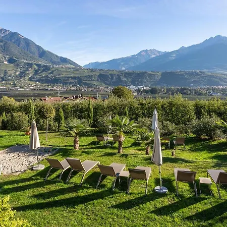Hotel Bio & Wellnesshotel Pazeider - Healing Garden Above Meran