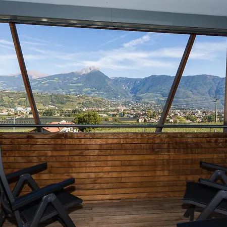 Hotel Bio & Wellnesshotel Pazeider - Healing Garden Above Meran 4*