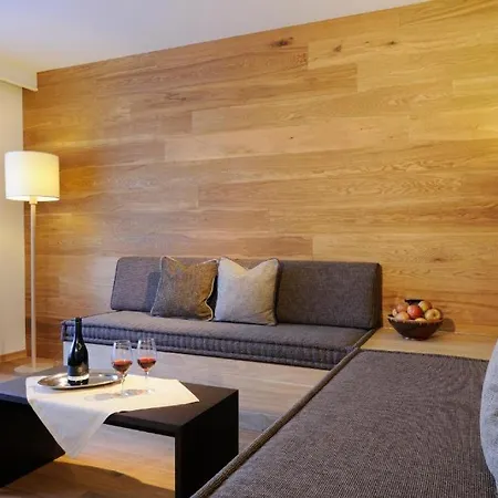 Hotel Bio & Wellnesshotel Pazeider - Healing Garden Above Meran